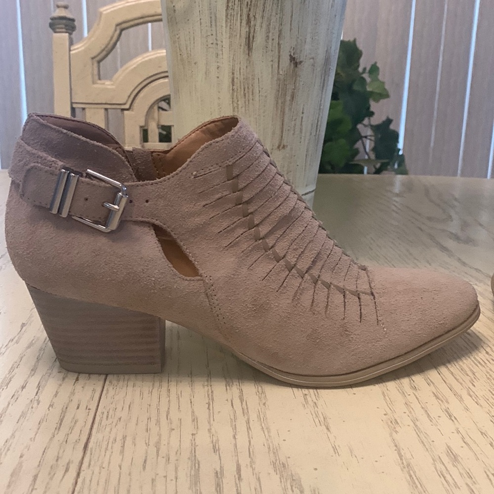 Franco Sarto genuine suede ankle boots size 9 new without tags